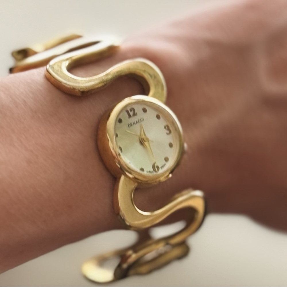Denacci Bangle Gold Tone Spring Clasp Watch - Picture 3 of 7
